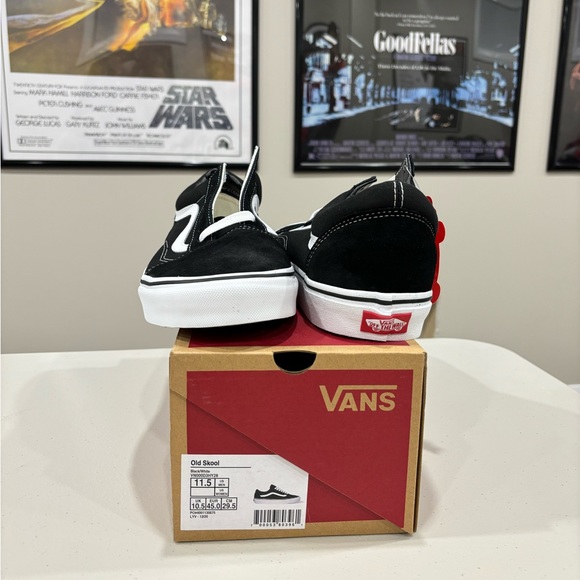 Brand new vans - Picture 2 of 4